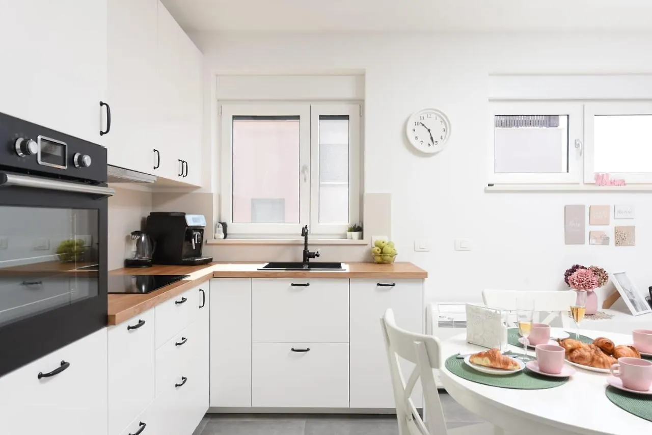 Novi Apartman Franka Apartment Zadar 0*,