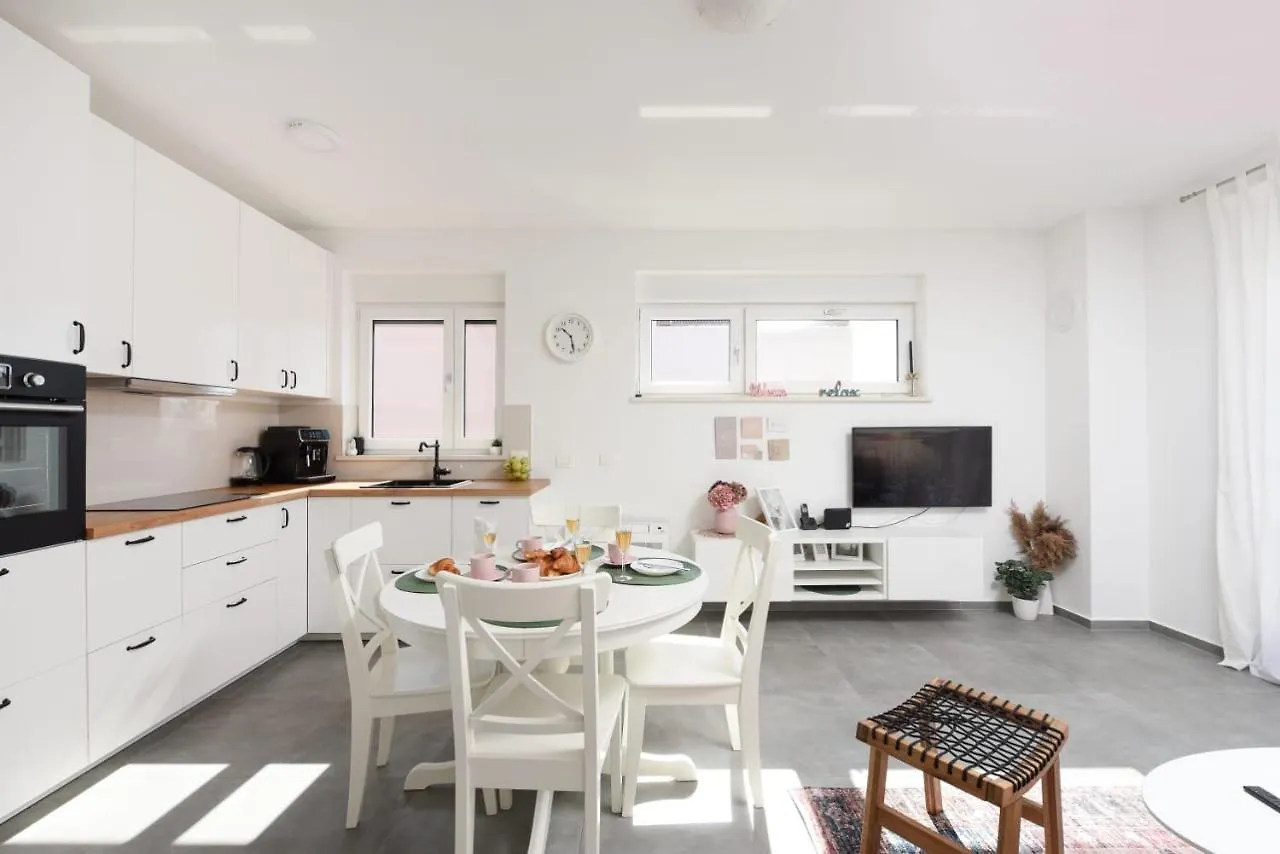 Novi Apartman Franka Apartment Zadar
