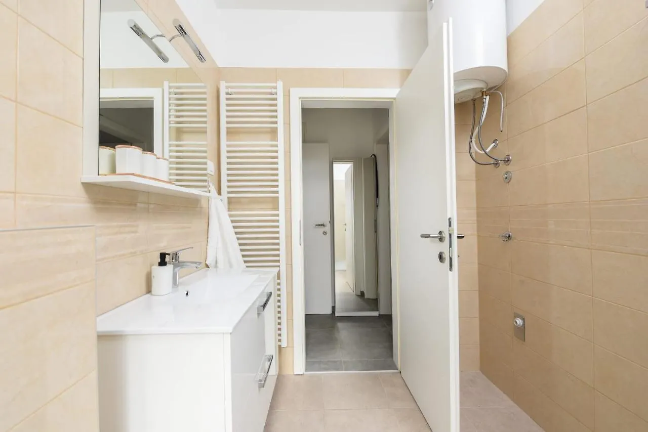 Novi Apartman Franka Apartment Zadar 0*,