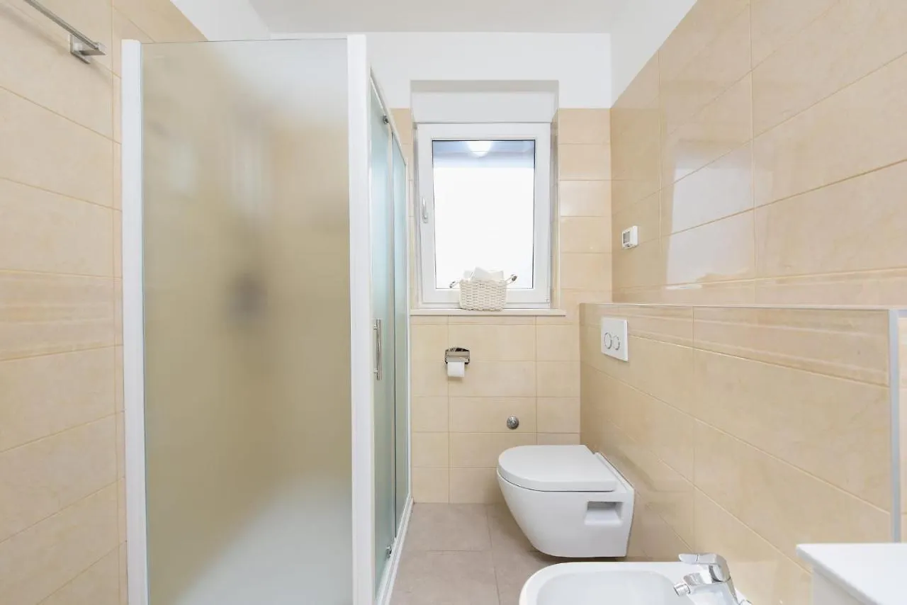 Novi Apartman Franka Apartment Zadar