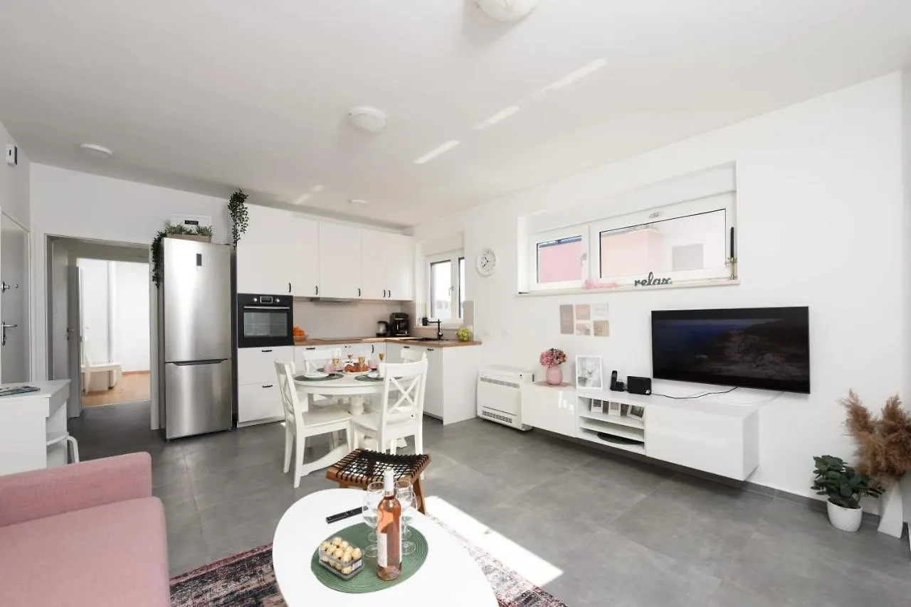 Novi Apartman Franka Apartment Zadar