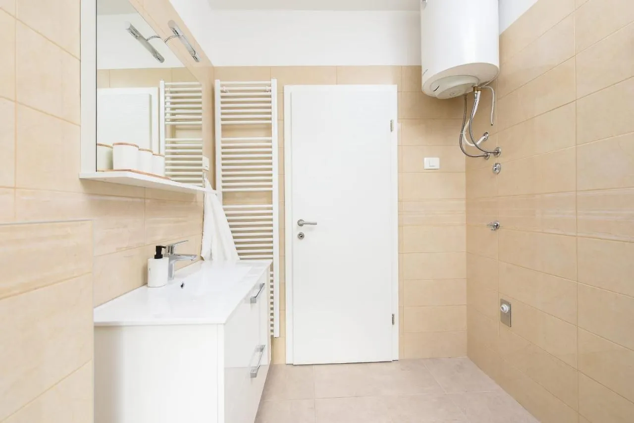 Novi Apartman Franka Apartment Zadar